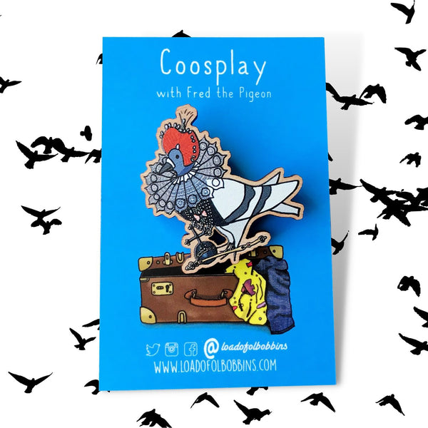 Elizabeth 1  Pigeon Coosplay pin badge